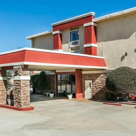 Ramada By Wyndham Oklahoma City Airport North Екстер'єр фото