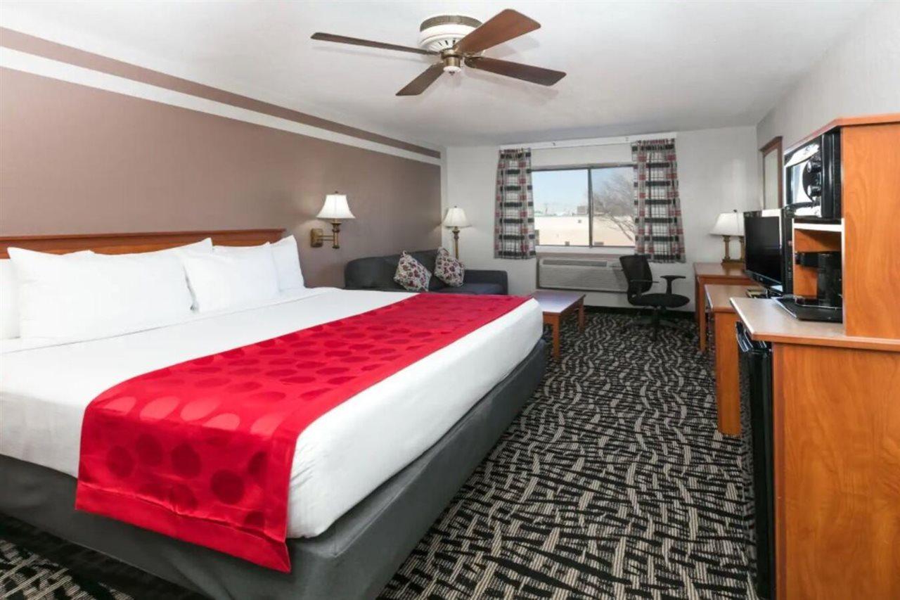 Ramada By Wyndham Oklahoma City Airport North Екстер'єр фото