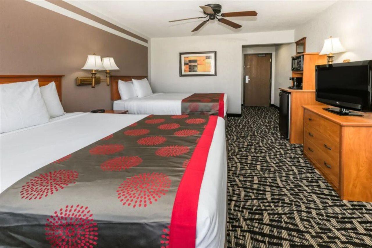 Ramada By Wyndham Oklahoma City Airport North Екстер'єр фото