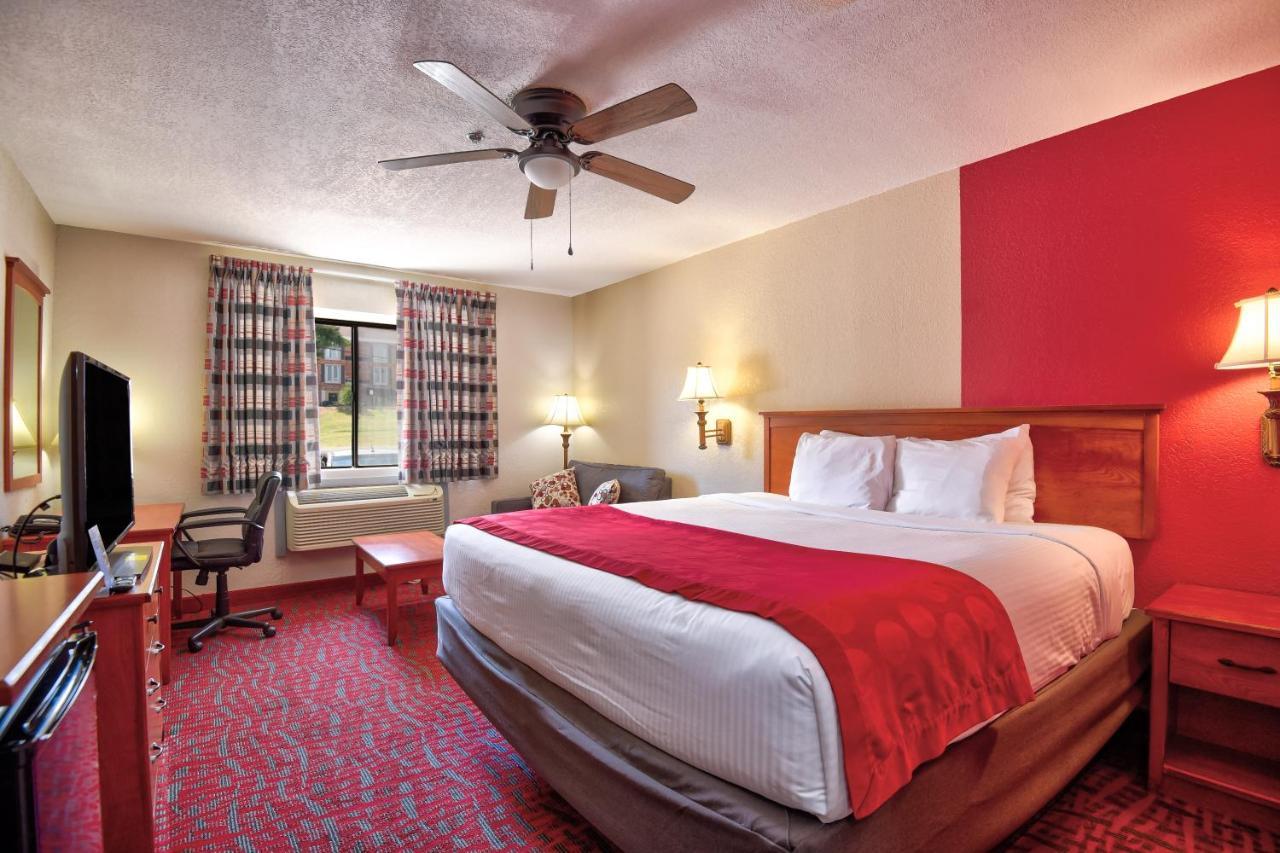 Ramada By Wyndham Oklahoma City Airport North Екстер'єр фото