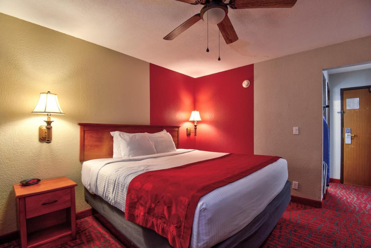 Ramada By Wyndham Oklahoma City Airport North Екстер'єр фото