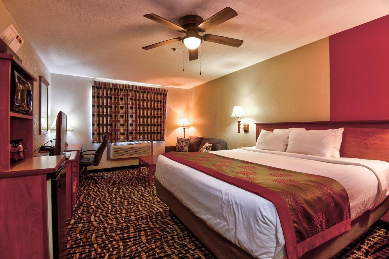 Ramada By Wyndham Oklahoma City Airport North Екстер'єр фото