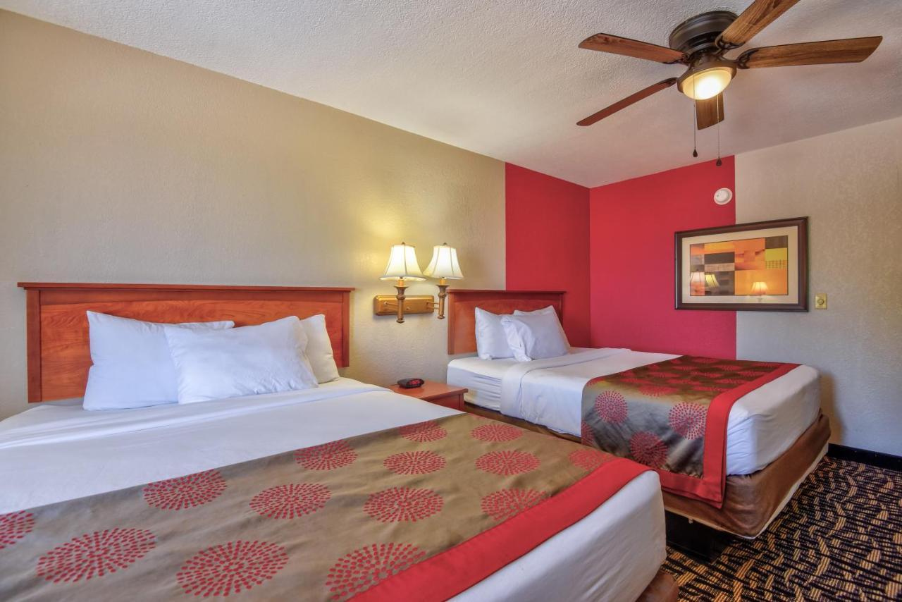 Ramada By Wyndham Oklahoma City Airport North Екстер'єр фото