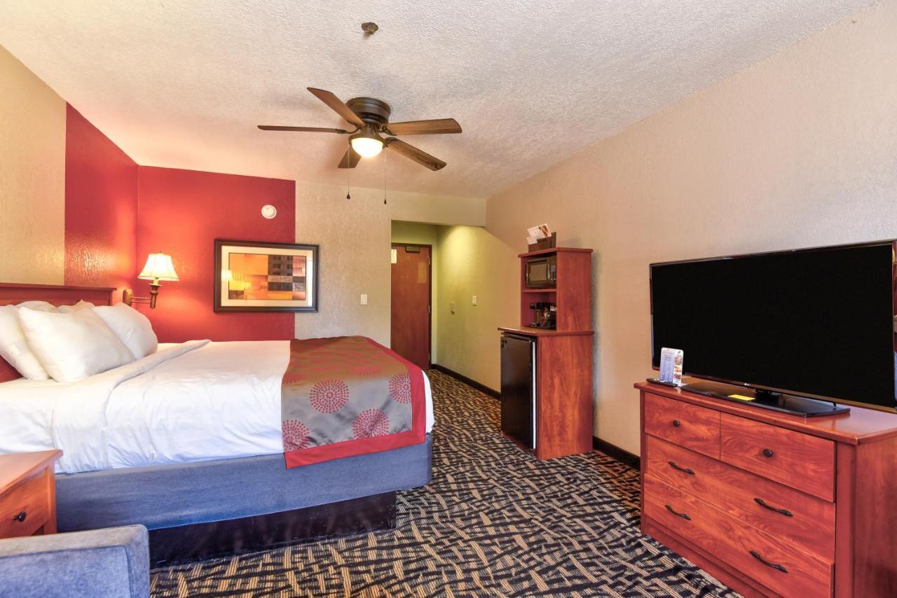 Ramada By Wyndham Oklahoma City Airport North Екстер'єр фото