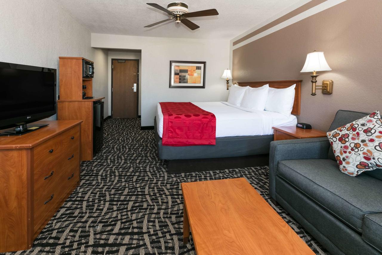 Ramada By Wyndham Oklahoma City Airport North Екстер'єр фото