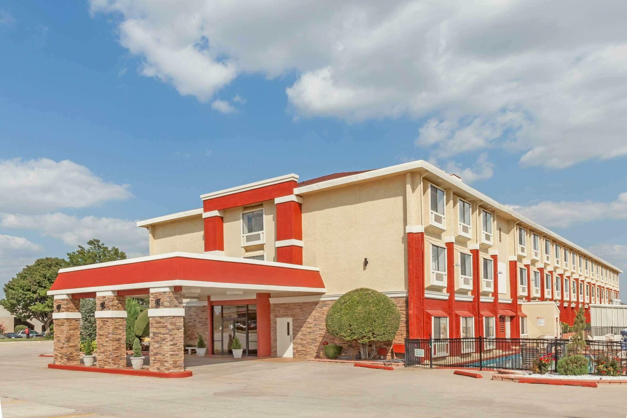 Ramada By Wyndham Oklahoma City Airport North Екстер'єр фото